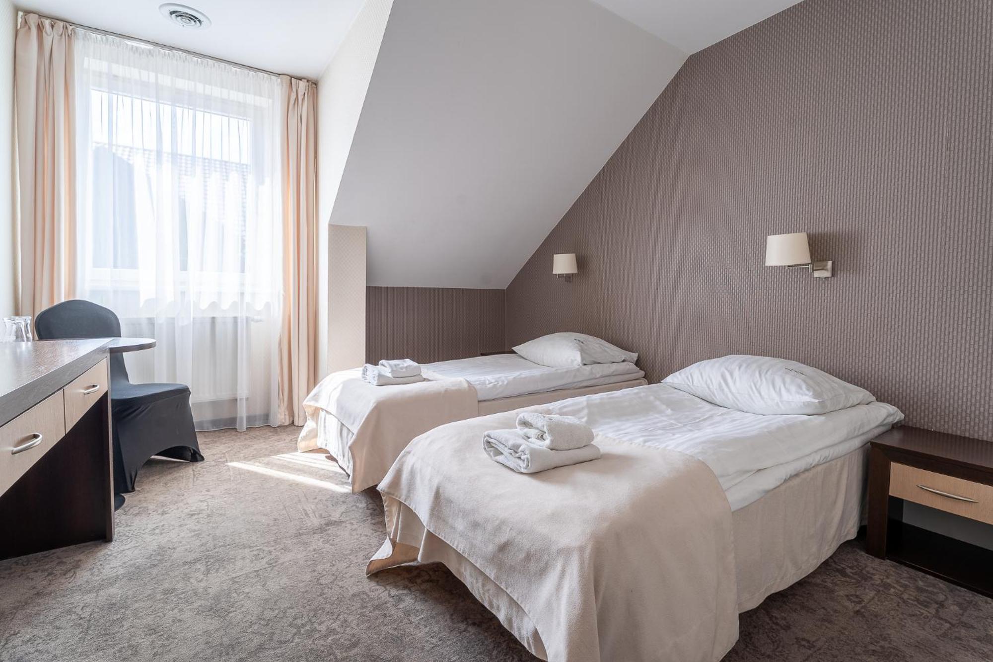 Hotel Cztery Pory Roku Glogow Malopolski Exterior photo